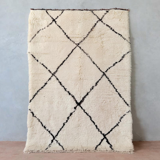 Handmade Wool Beni Ourain Rug with cream and black diamond pattern, soft natural wool Berber carpet.