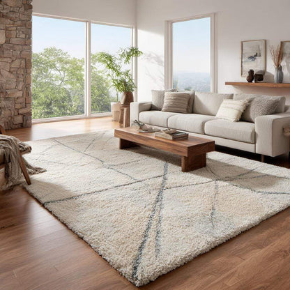 Handmade Wool Tufted Area Rug: Ivory Plush Geometric Design