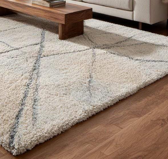 Handmade Wool Tufted Area Rug: Ivory Plush Geometric Design