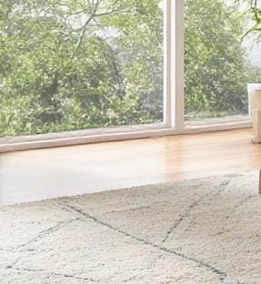 Handmade Wool Tufted Area Rug: Ivory Plush Geometric Design