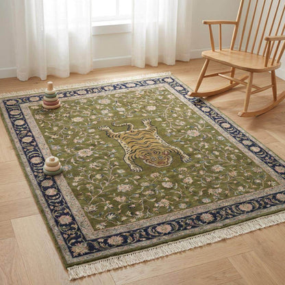 Luxury hand knotted statement rug for living room traditional décor